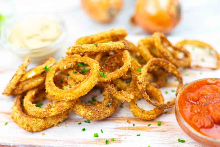 A pile of fried onion rings.